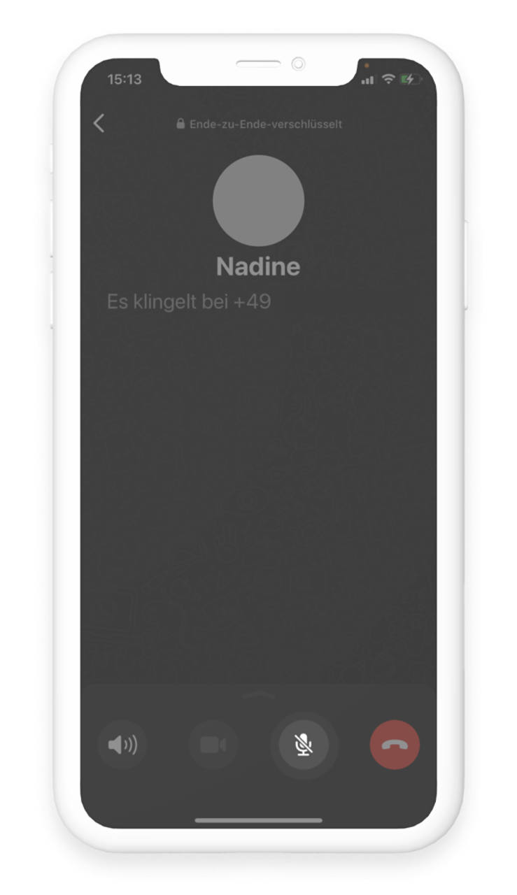 Bei dem Telefonieren über WhatsApp ist eine Stummschaltung über das durchgestrichene Mikrofon möglich
