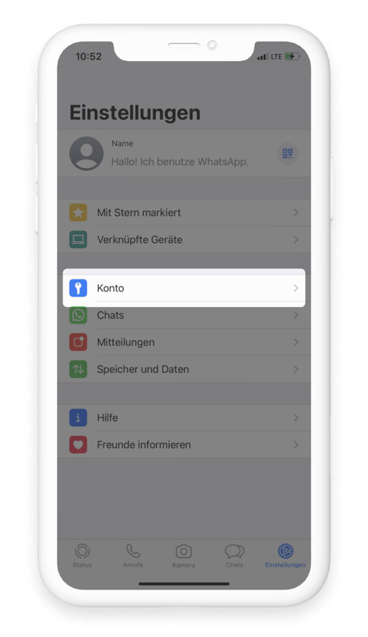 Für die Einstellung der Sichtbarkeit in WhatsApp muss auf "Account" getippt werden